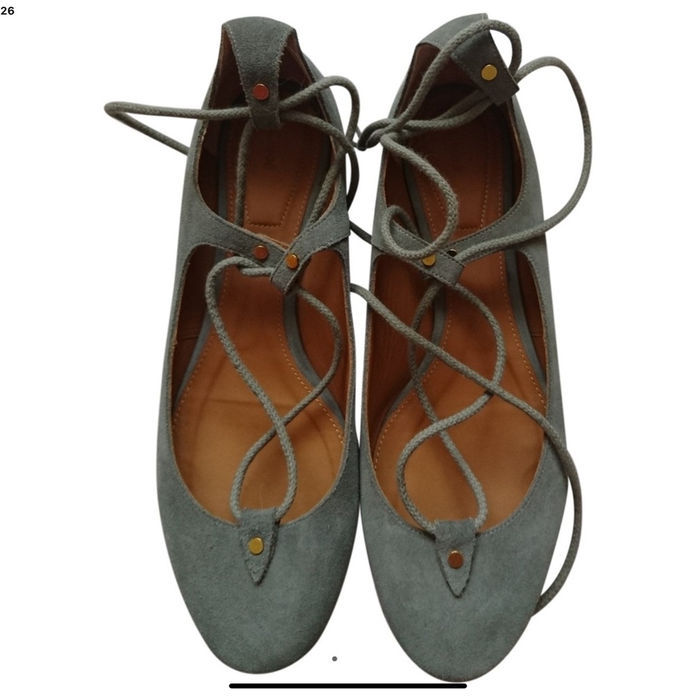 Chloe lace ups